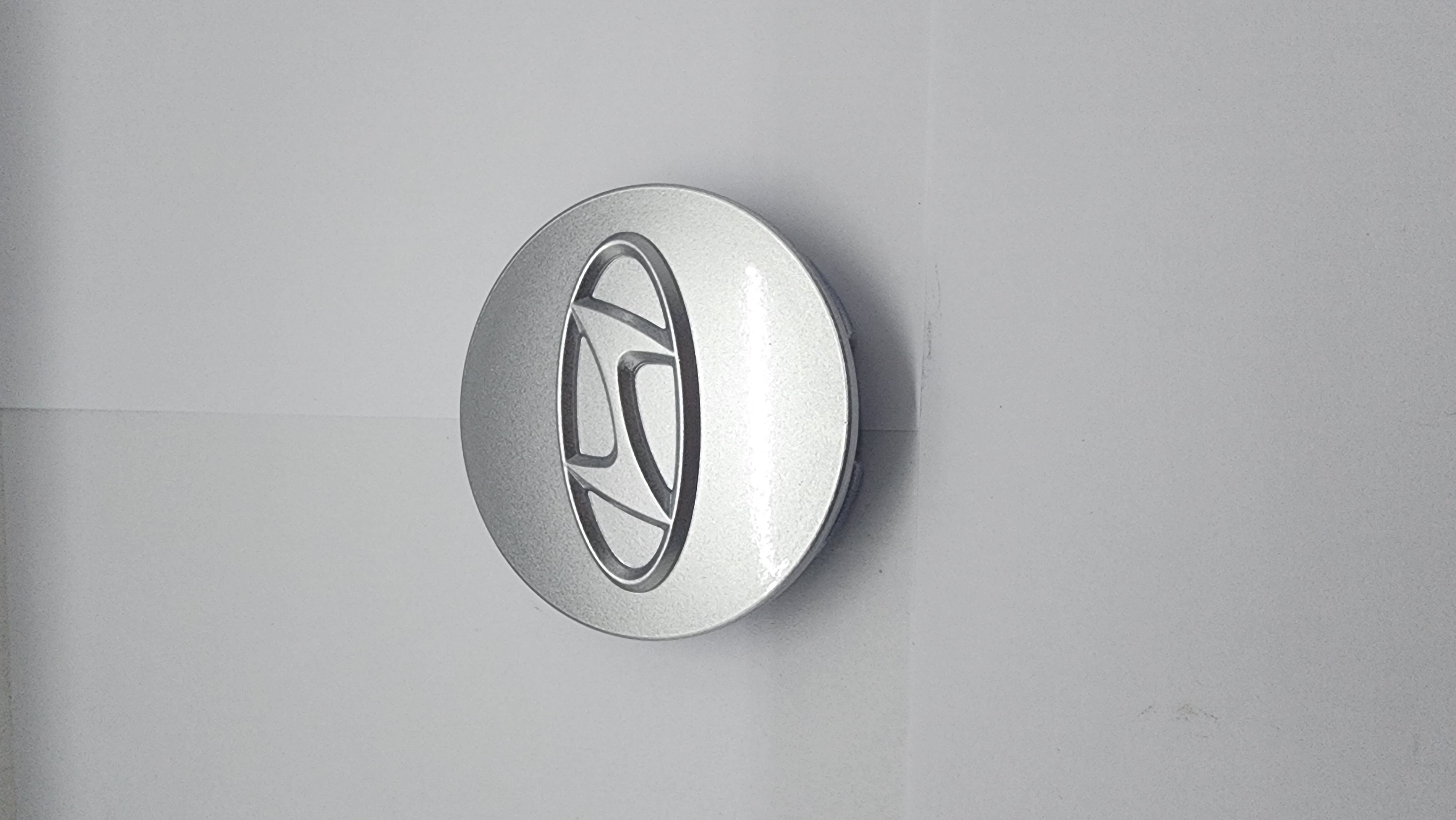 Chụp lazang (chụp mâm) xe Hyundai Size: 57mm