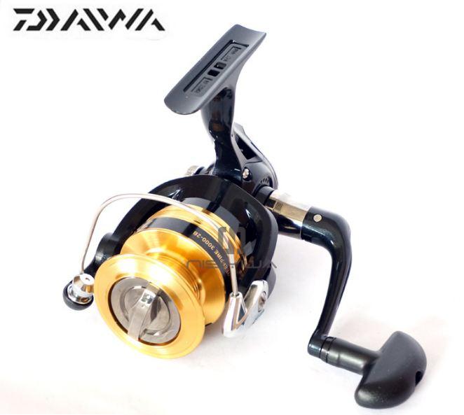 Máy câu cá Daiwa SWEEPFIRE 4000-2B