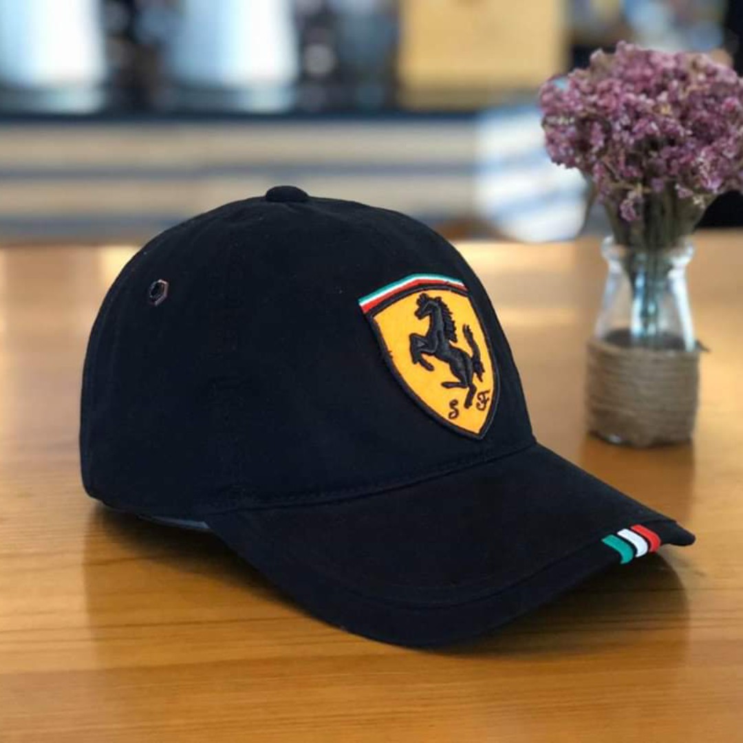 Mũ Lưỡi Trai Tem Xe FERRARI  Cao Cấp .