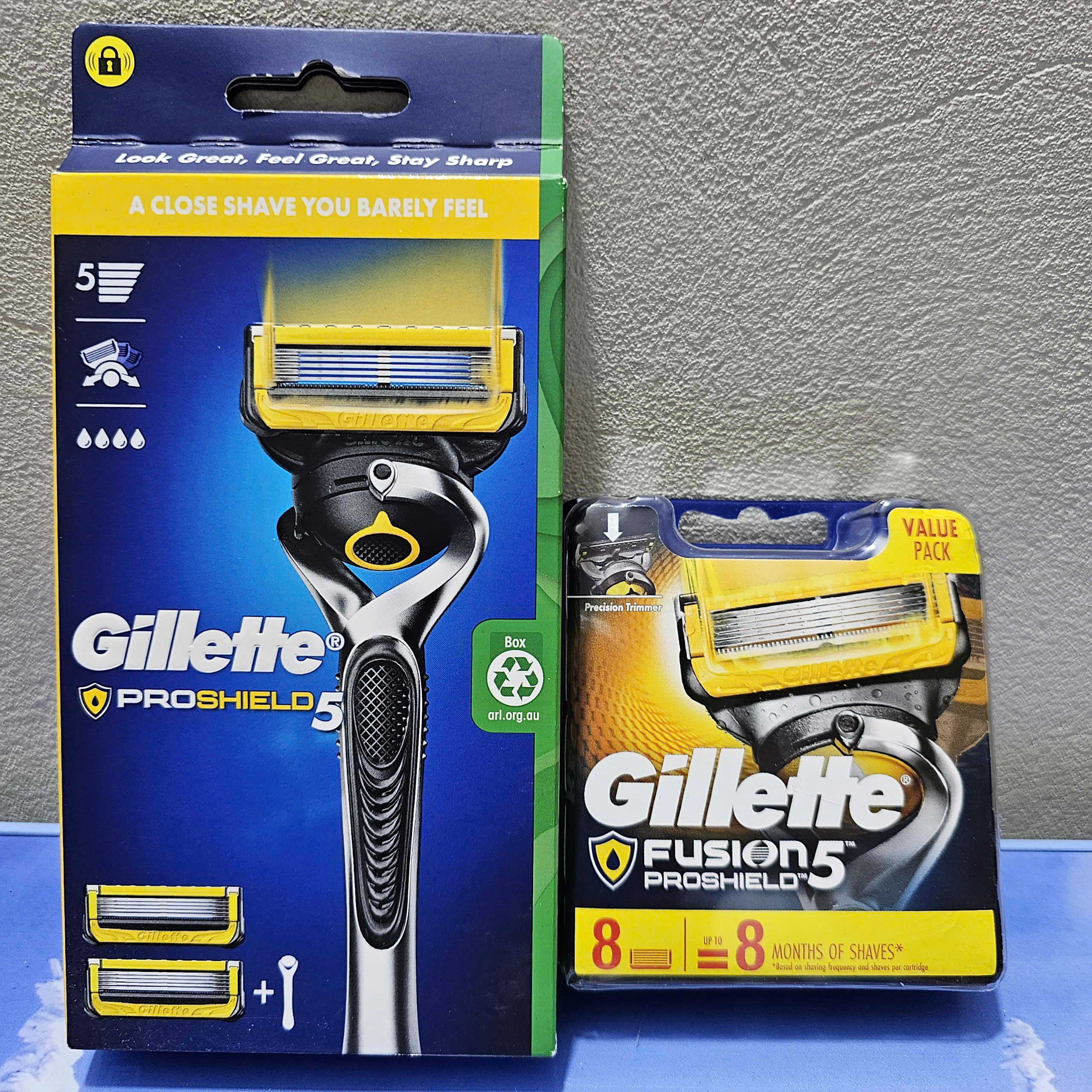 Gillette Proshield5 5-Blade Razor Set (1 Rotating Handle and 10 Shaving Heads 5+1)