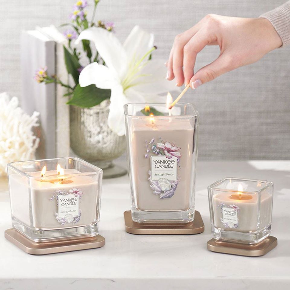 Nến thơm ly vuông Elevation Sunlight Sands Yankee Candle YAN3076 (Size L 553g)