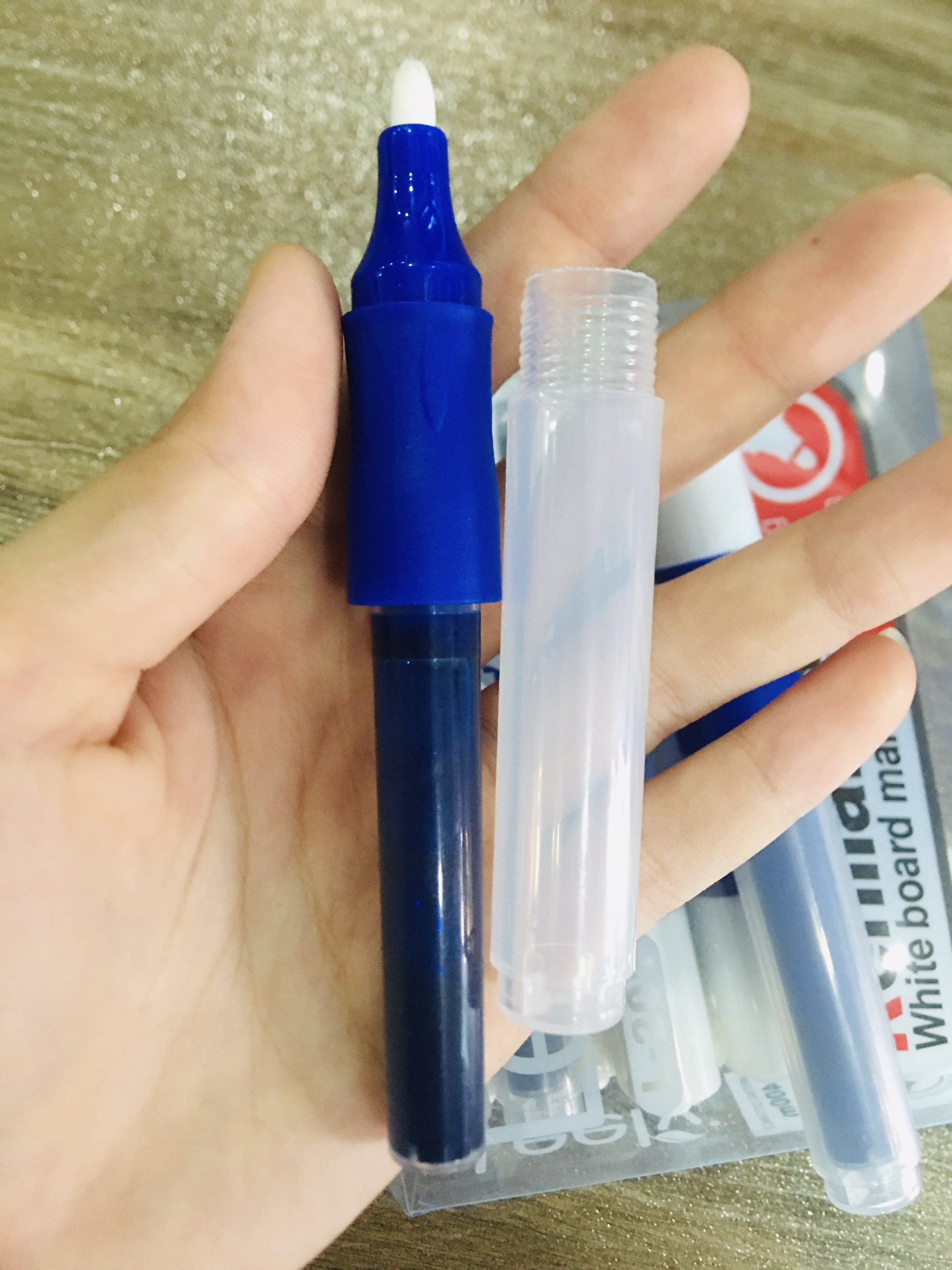 Bút lông nhấn viết bảng (bida) 15k/cây