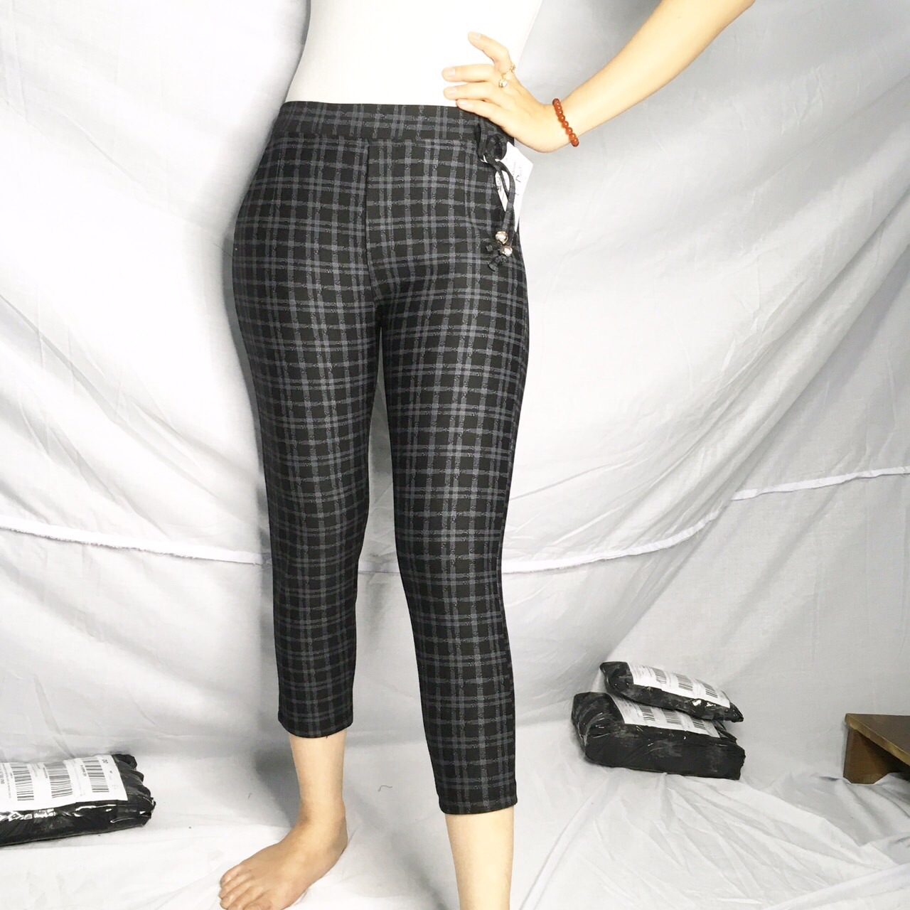 [HCM]Quần karo lửng lưng thun hàn quốc size 40-65kg (khách coi phần mô tả dùm shop nhé)