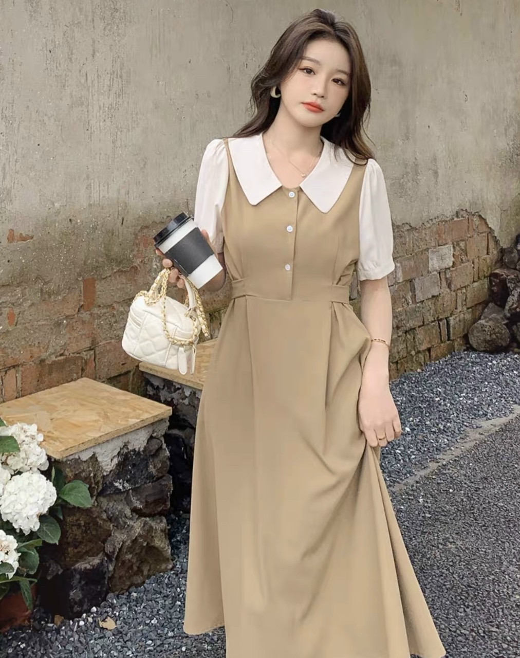 Đầm kem cổ trắng thắt eo