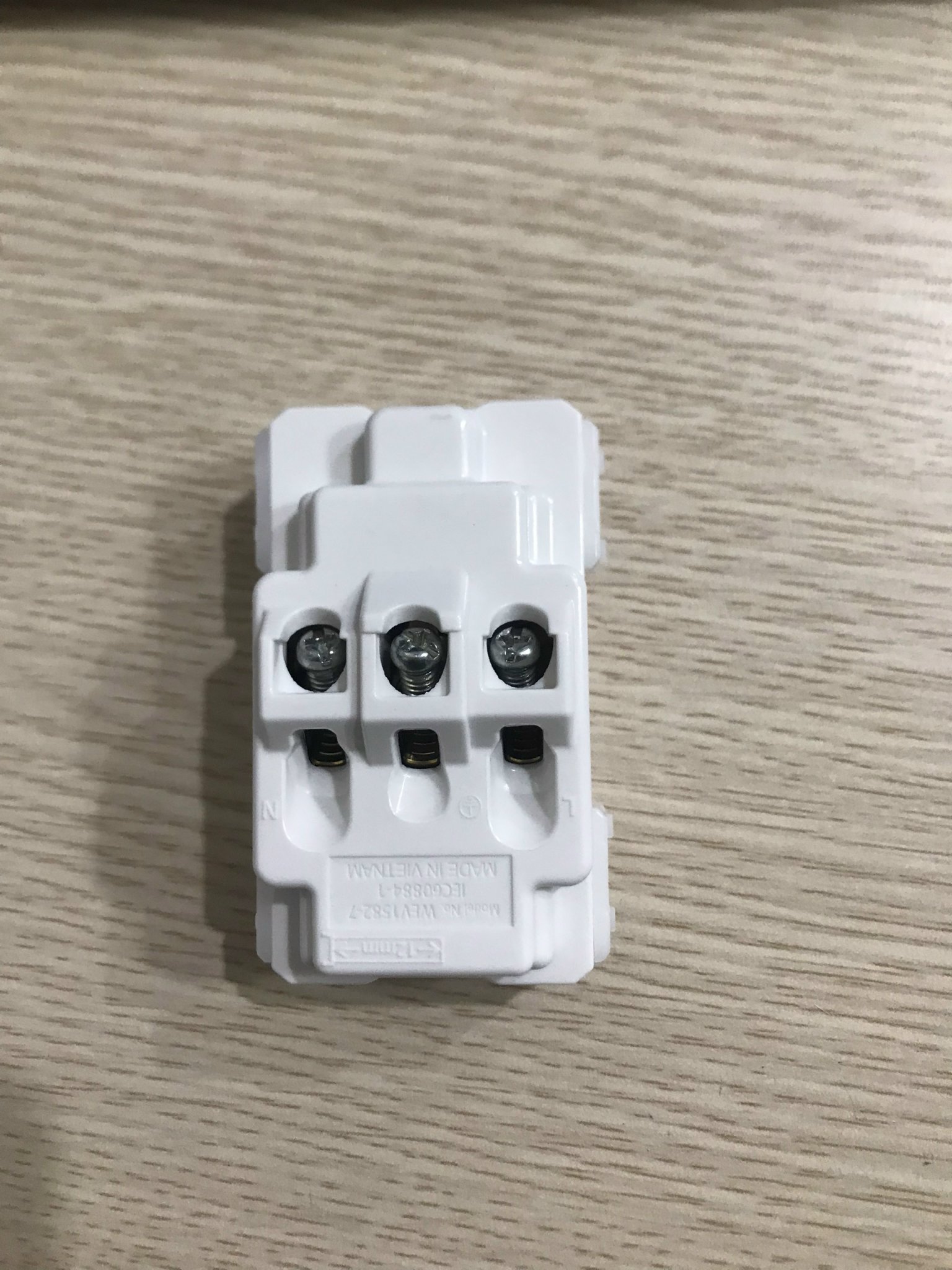 Ổ Cắm Đôi 3 Chấu Panasonic