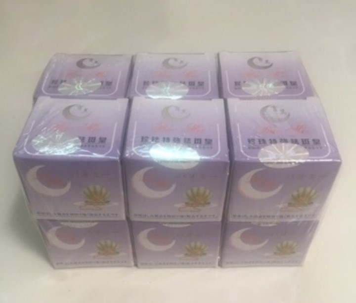 12 hộp kem trắng da