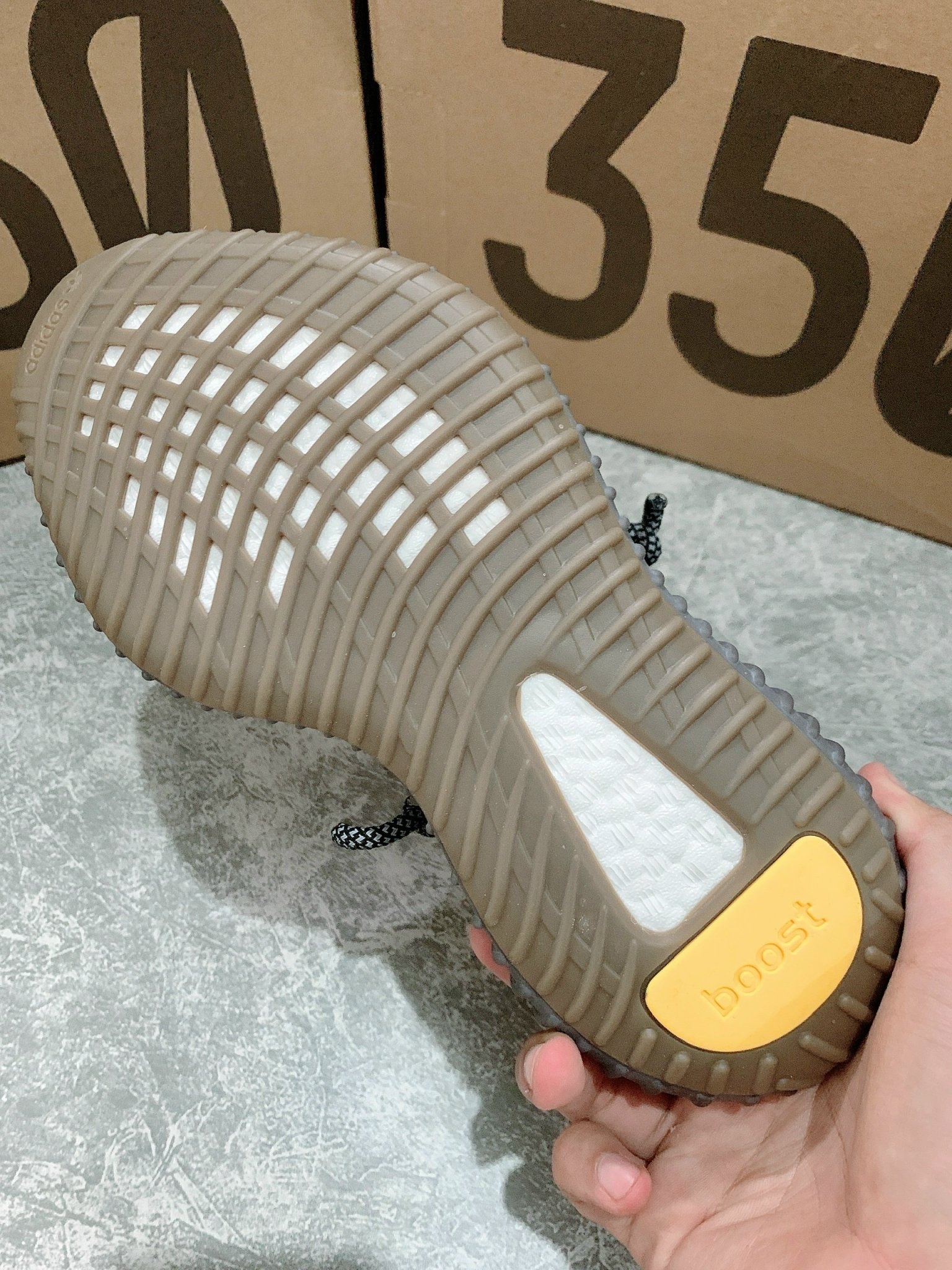 (MIỄN SHIP)Giầy thể thao nam nữ Yeezzy v2 đen phản quang static Fullbox - Ảnh Thật