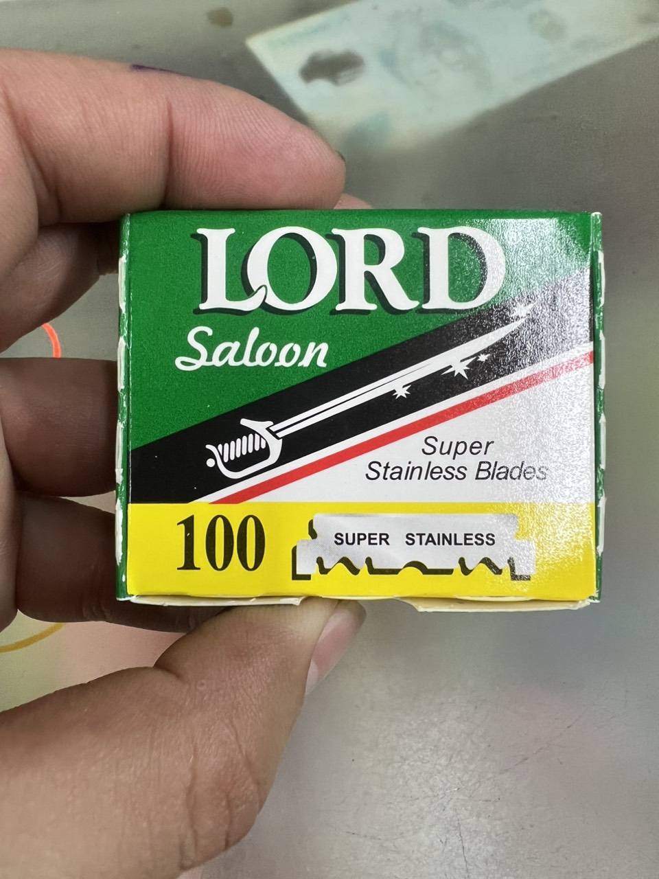 Dao lam nửa lưỡi LORD hộp 110 chiếc