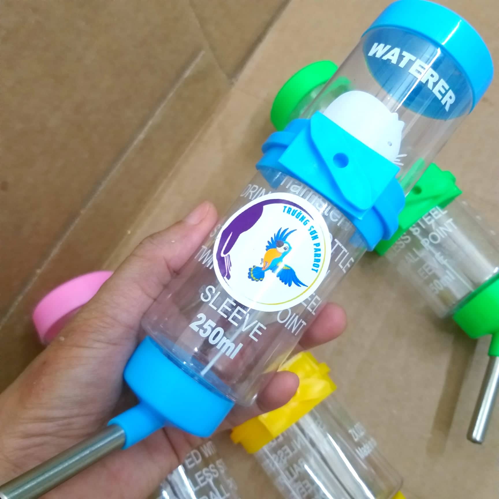 Bình bi đựng nước cho Hamster, vẹt, thỏ...(125ml, 250ml, 500ml)