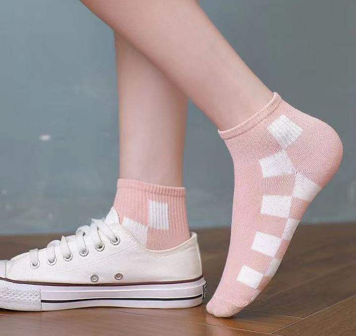Set 10 Đôi Tất Vớ Nữ Ngắn Cổ Kẻ Hồng SS2