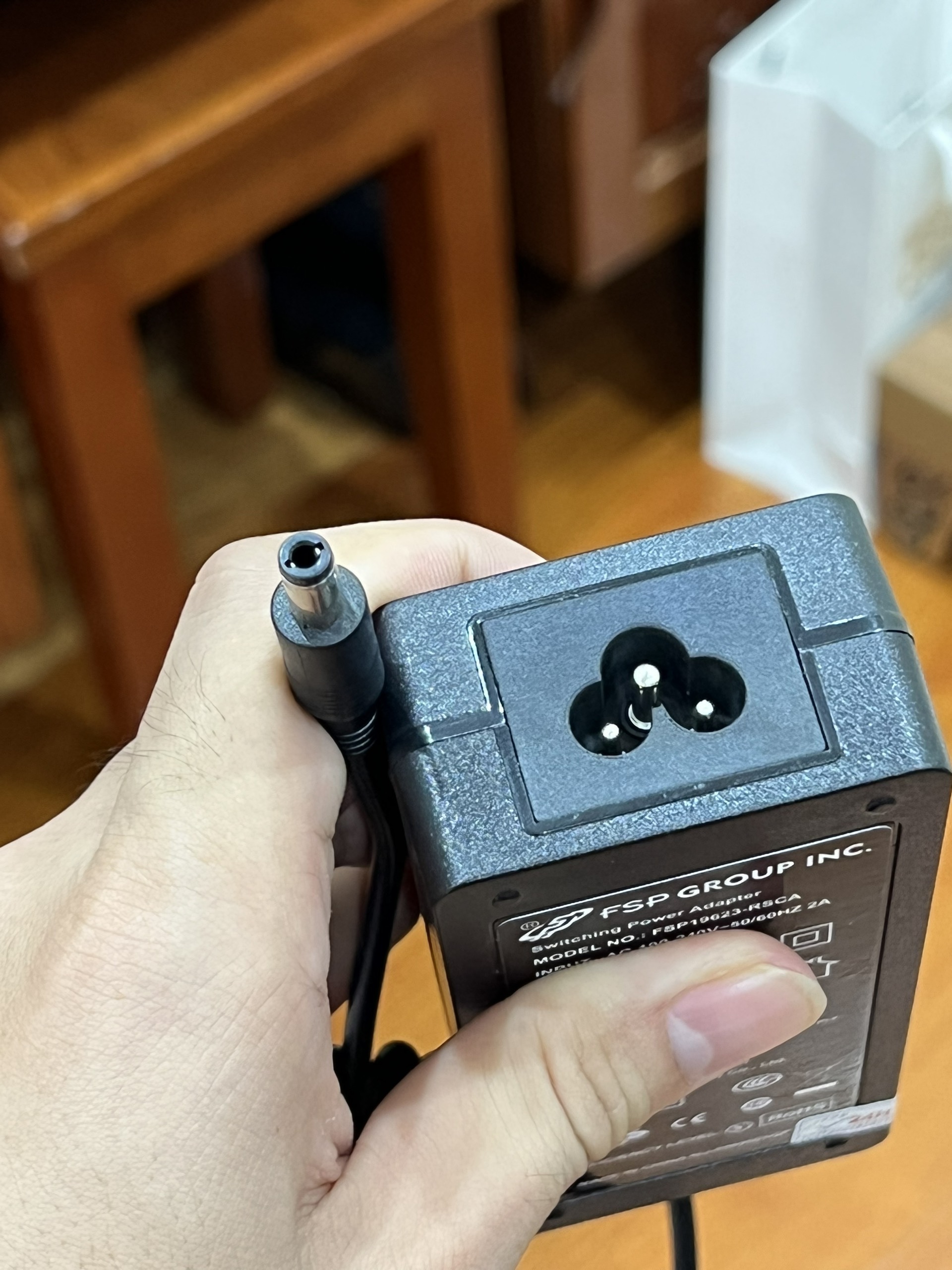 Nguồn 19v máy PC Intel NUC Kit