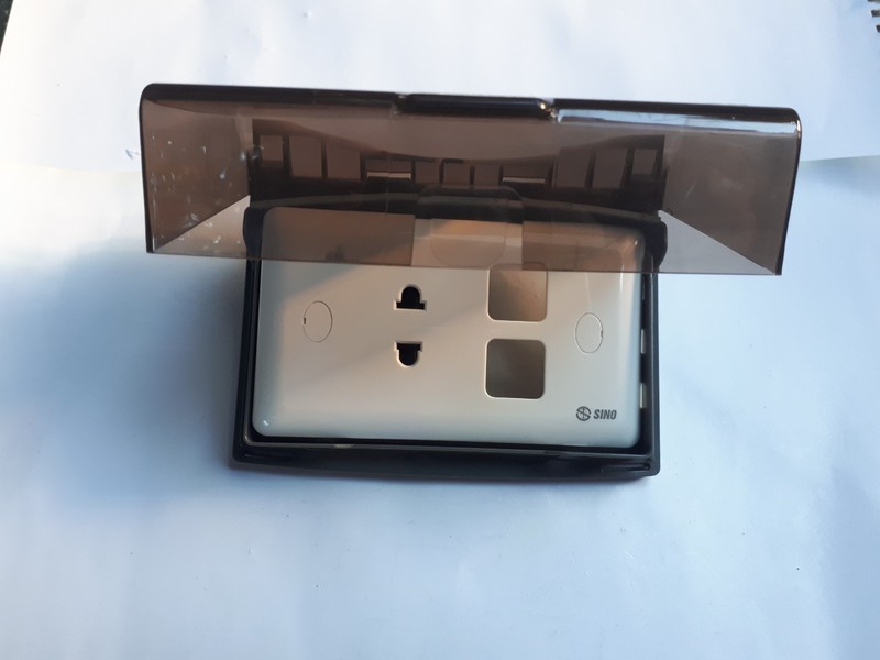 Mặt che mưa cho công tắc Vanlock