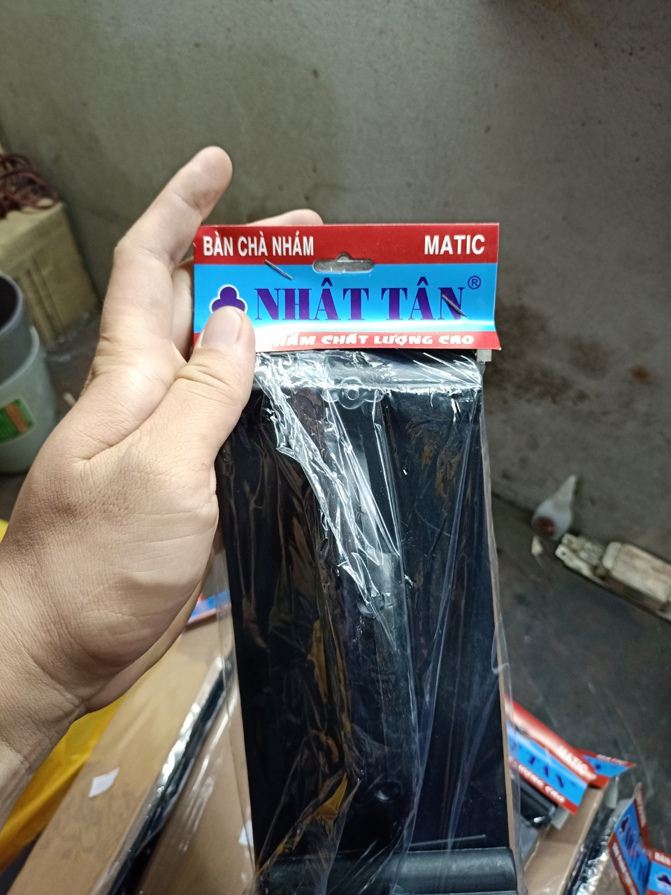Bàn chà nhám nhật tân