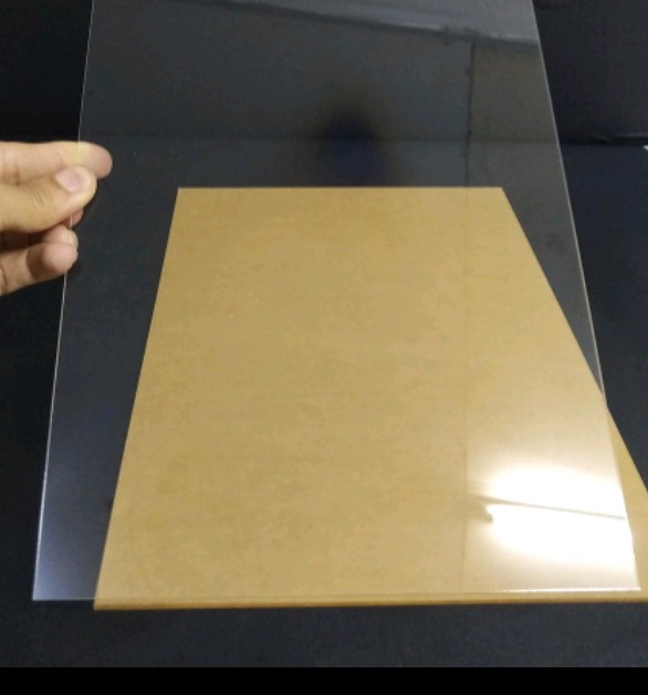 mica trong suốt 5mm và 3mm x 40cm x 50cm ( nhận cắt theo yêu cầu)