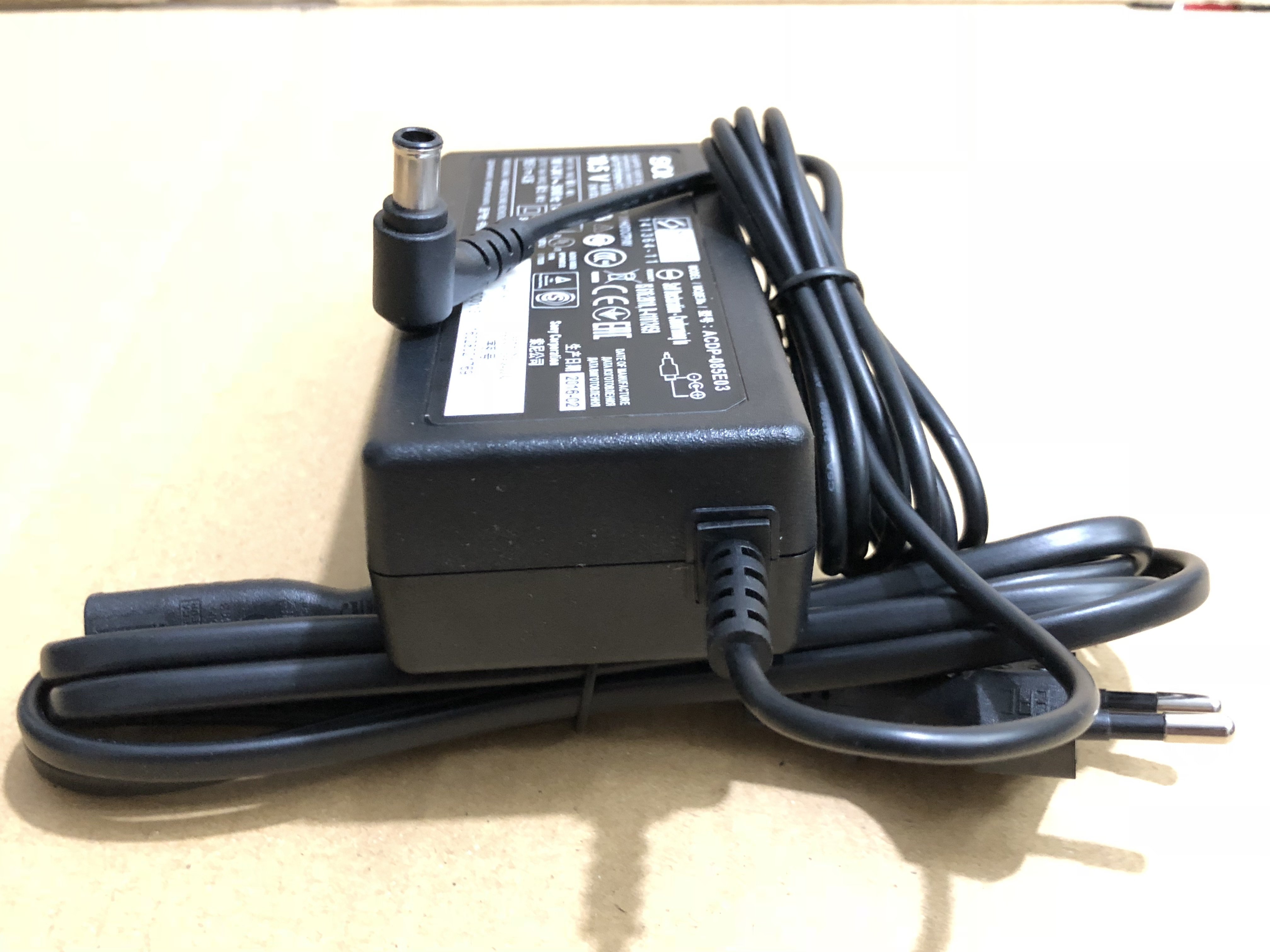 ADAPTOR- NGUỒN TIVI SONY 19.5V 4.36A CHÍNH HÃNG