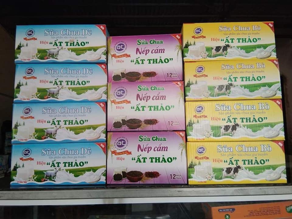 Sữa chua nếp Cẩm ất thảo