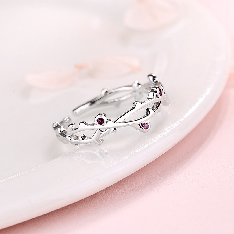 Nhẫn bạc nữ hình cành lá đính đá