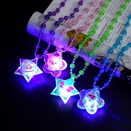 Dây chuyền đèn LED phát sáng đủ màu cho bé