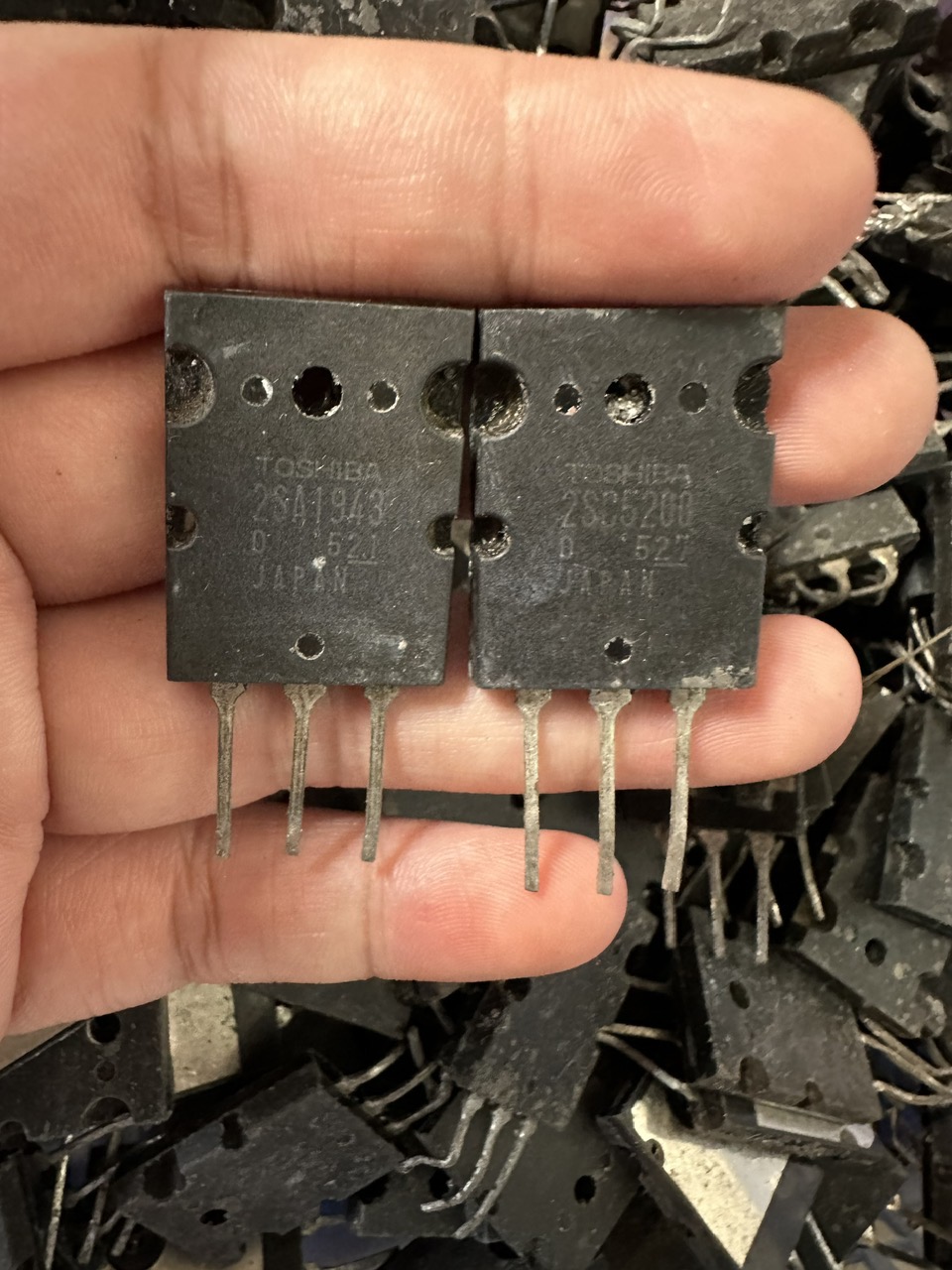 2sa1943 2sc5200 cặp sò công suất a1943 c5200 1943 5200 tháo máy