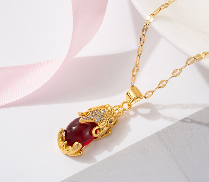 Dây chuyền  tỳ hưu đỏ may mắn đá ruby đính đá lấp lánh mạ vàng