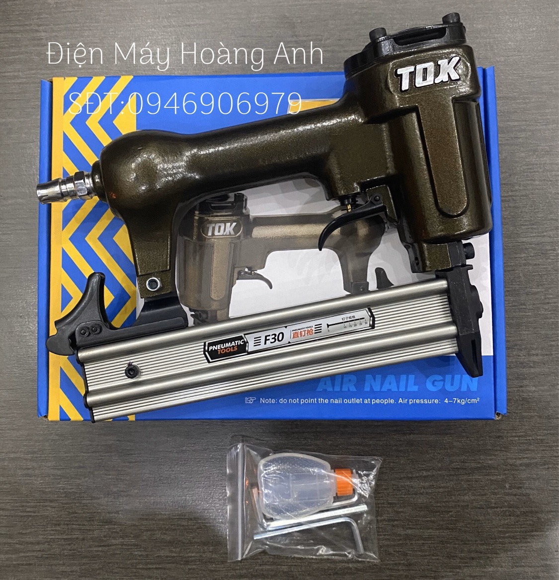 Súng bắn đinh gỗ F30 TOK dùng hơi-Hàng chính hãng