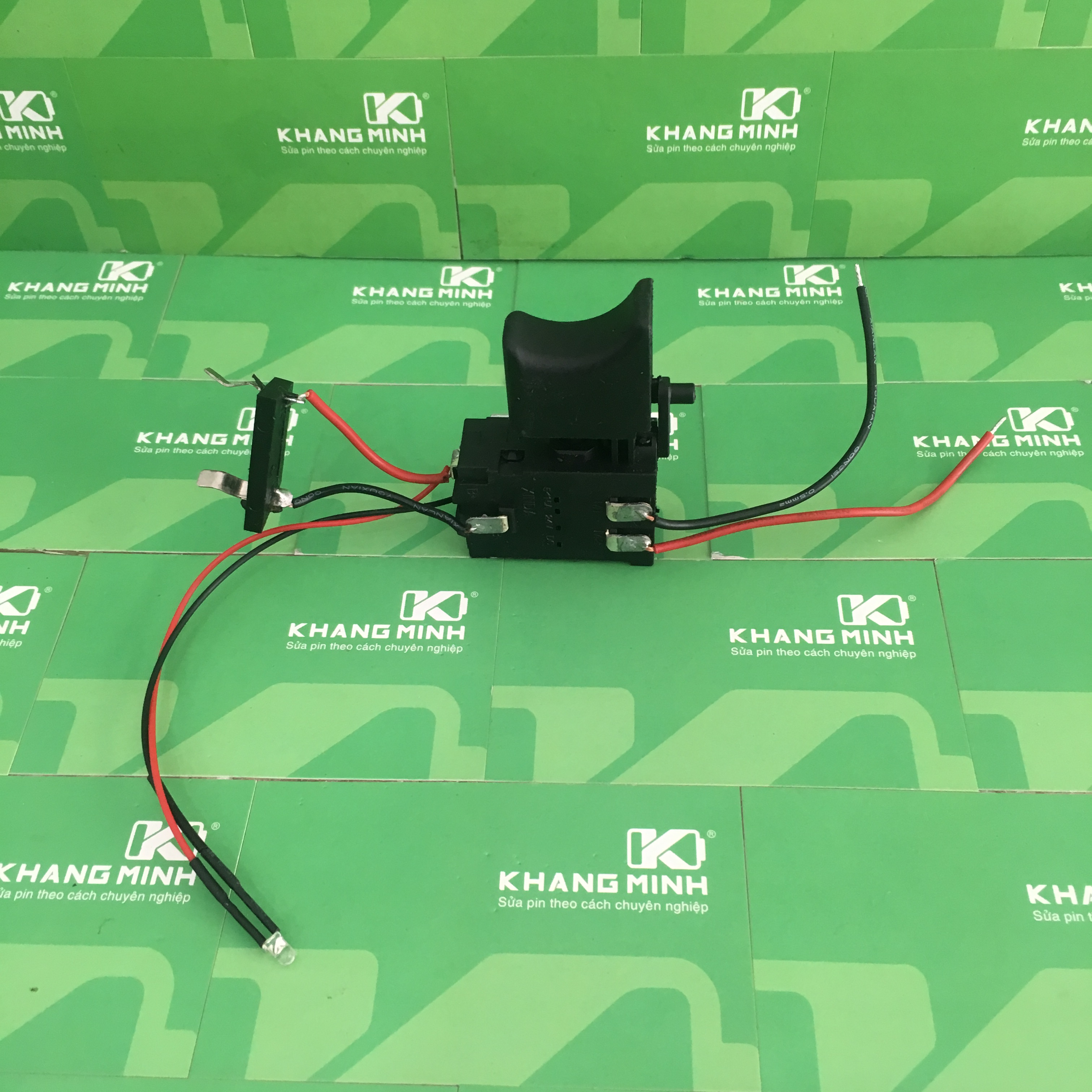 Công tắc 14.4V cò máy khoan pin cầm tay đa năng 24V