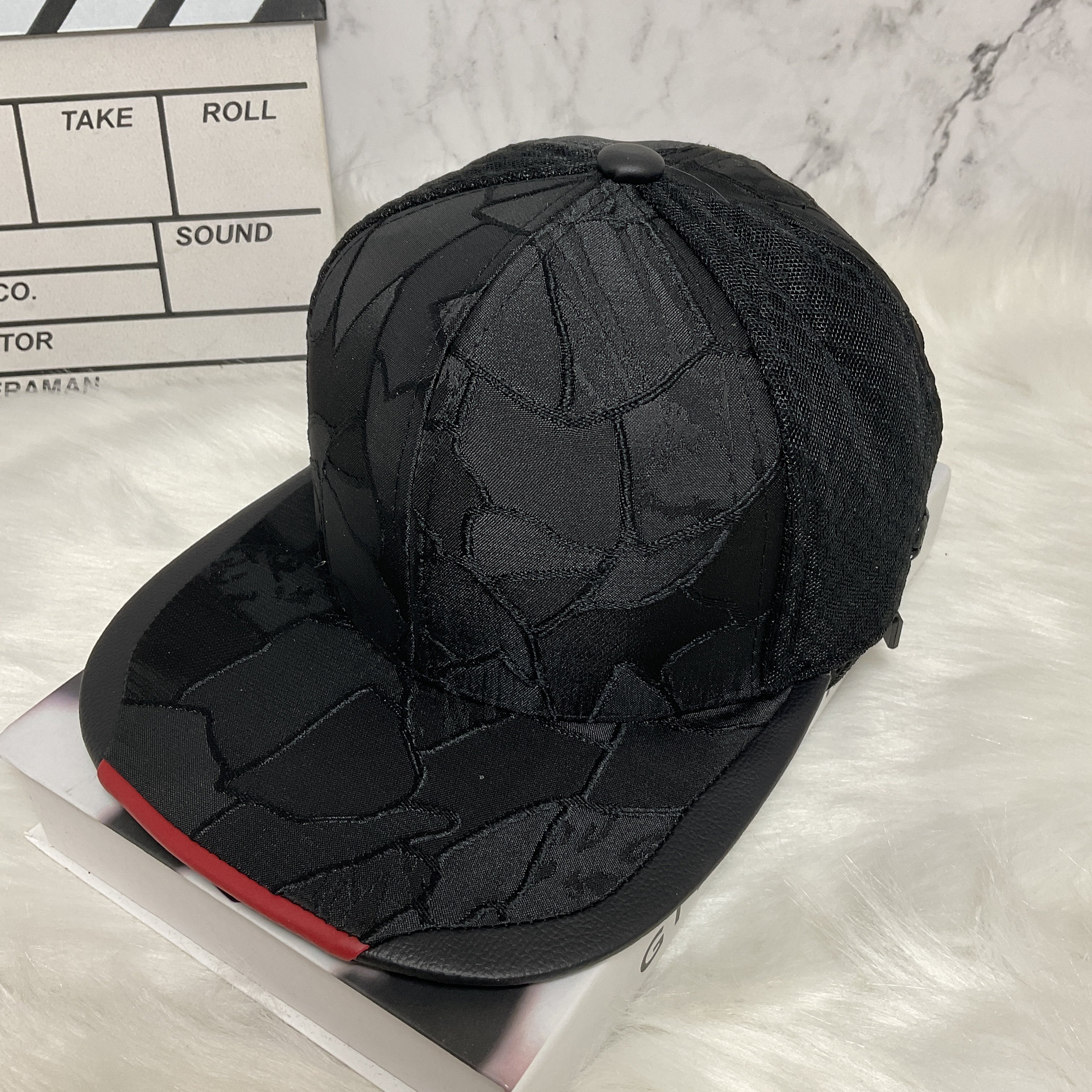 NÓN NAM SNAPBACK - HOA VĂN THÊU VÀ LƯỚI THOÁNG MÁT