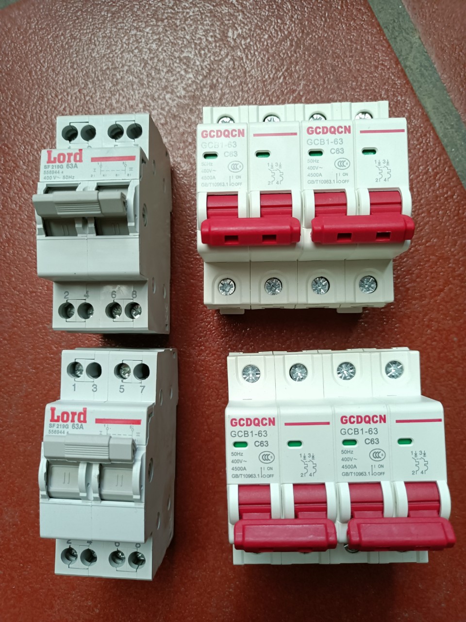Át đảo chiều 63A/2P/220V cầu dao đảo chiều dạng aptomat