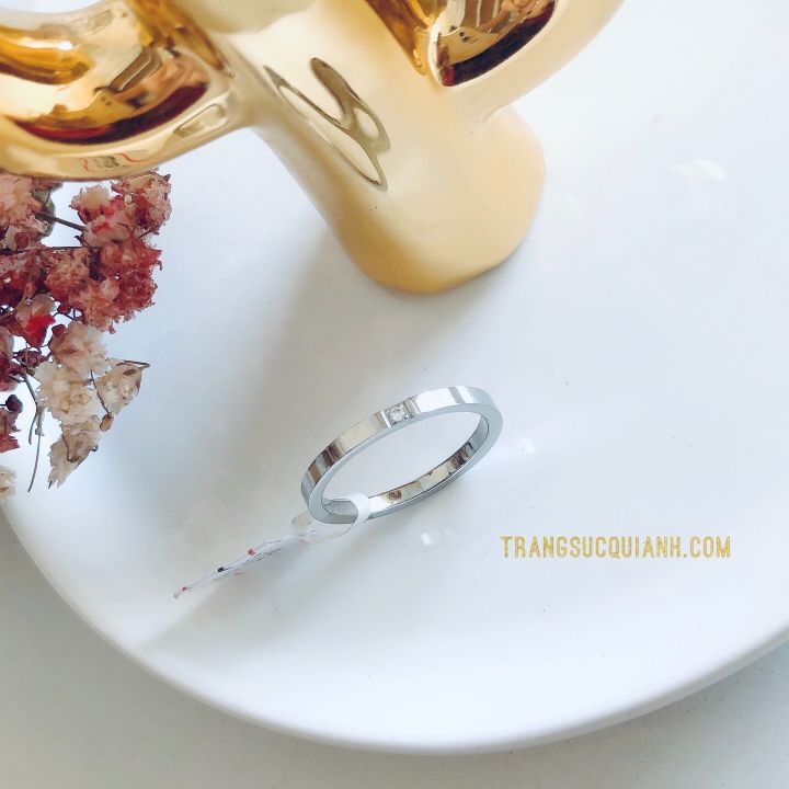 Nhẫn titan bạc đá chìm simple