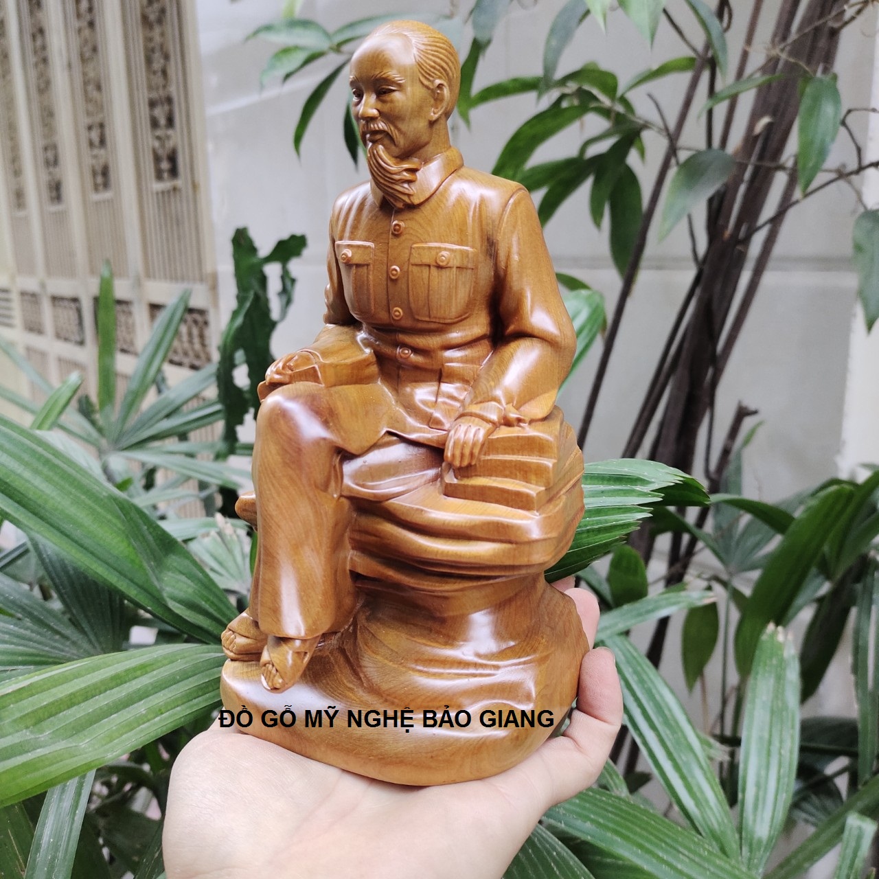 Tượng bác Hồ gỗ bách xanh cao 15 cm