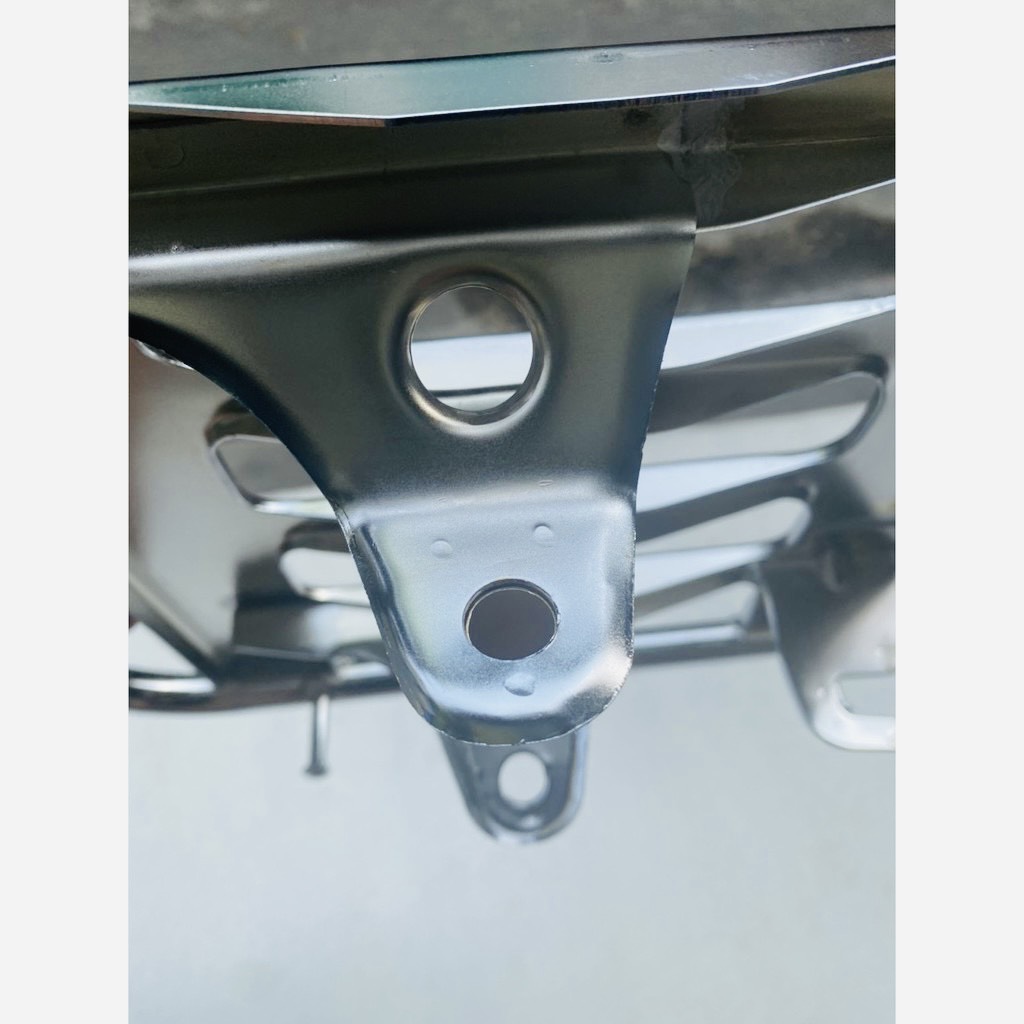 BAGA YÊN SAU XE CUB 86 SẮT XI