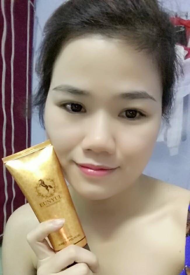 SỮA RỬA MẶT TINH DẦU NGỰA EUNYUL  - 0098