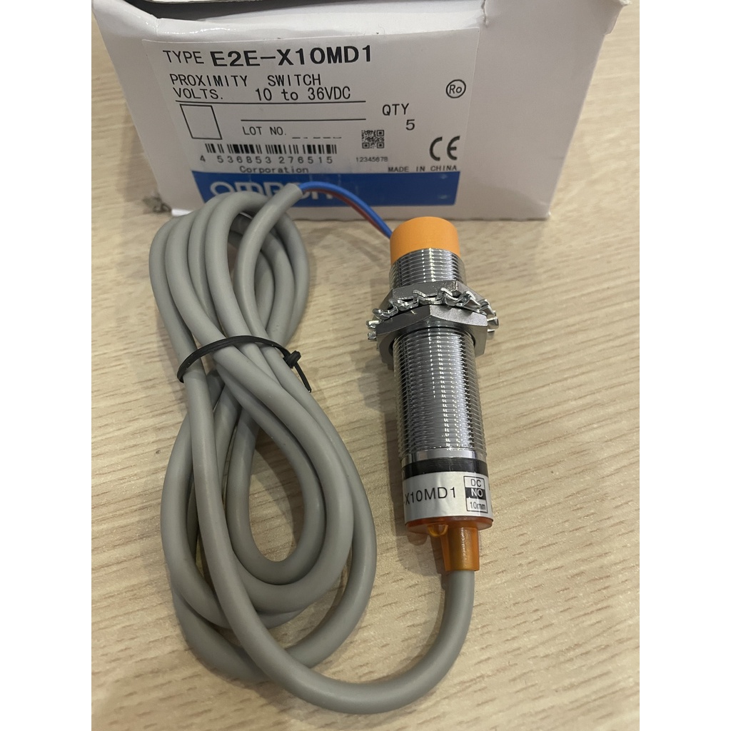 Cảm biến sắt từ phi 18, 2 dây DC NO model E2E-X10MD1 (LJ18A3-8-Z/EX)