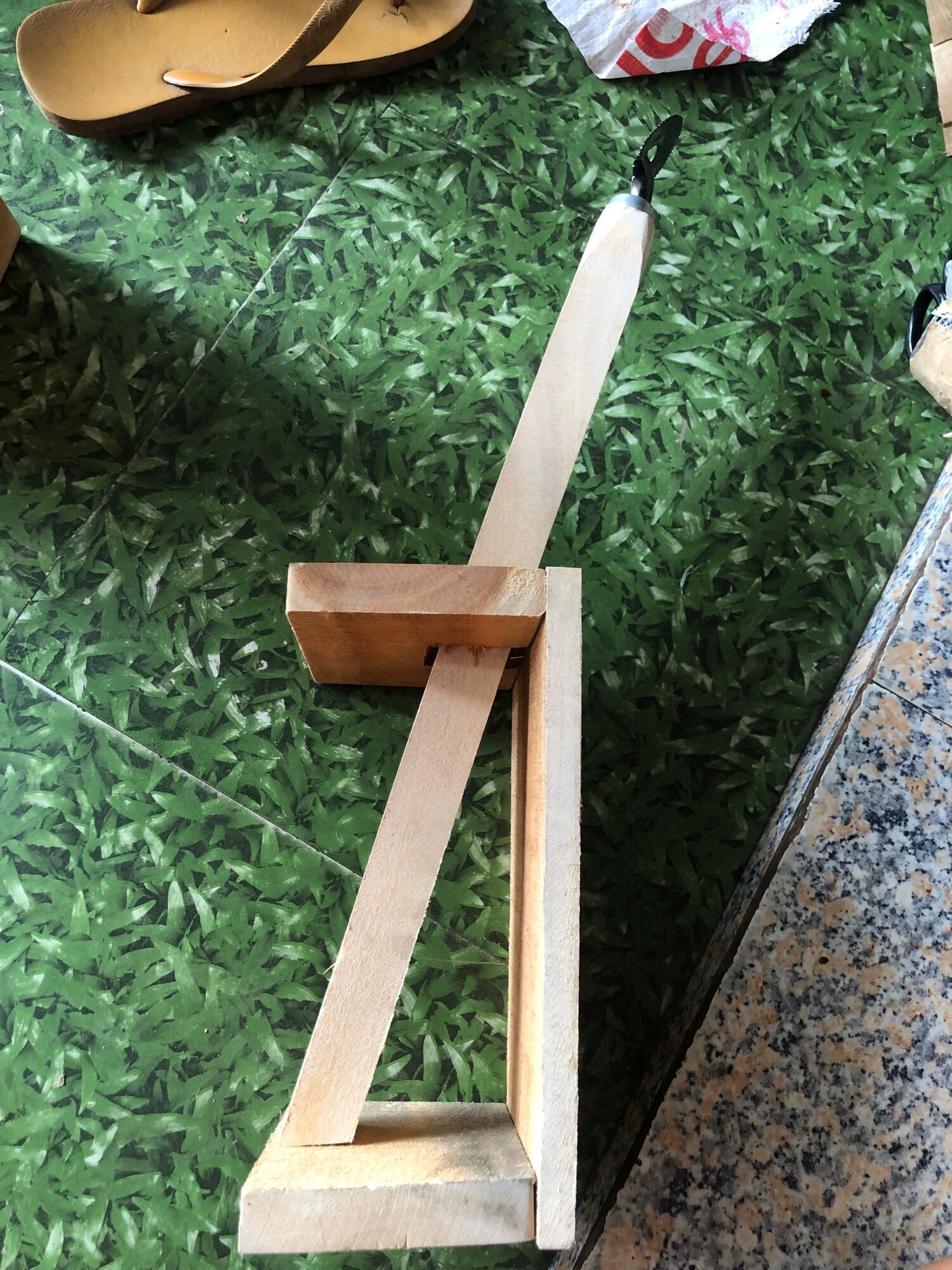 bàn nạo dừa gỗ ghế ngồi