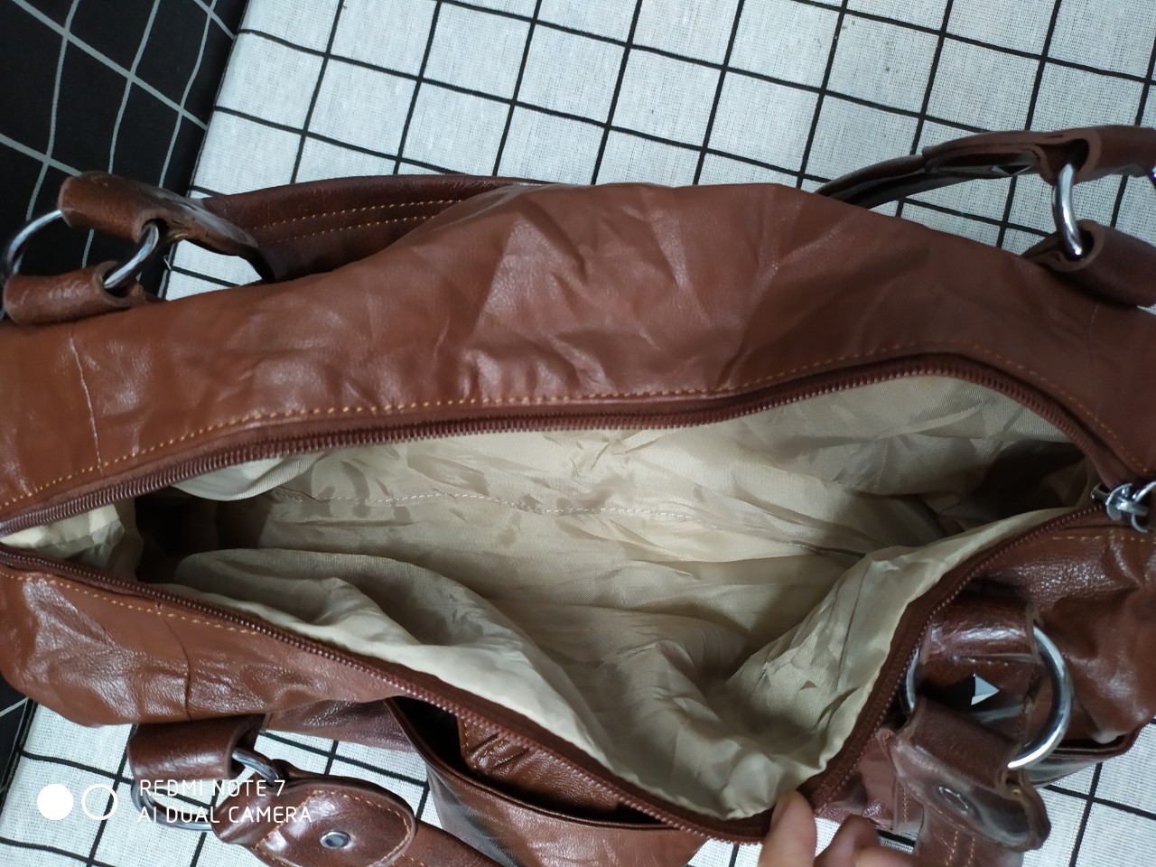 Túi da mềm secondhand, hàng si