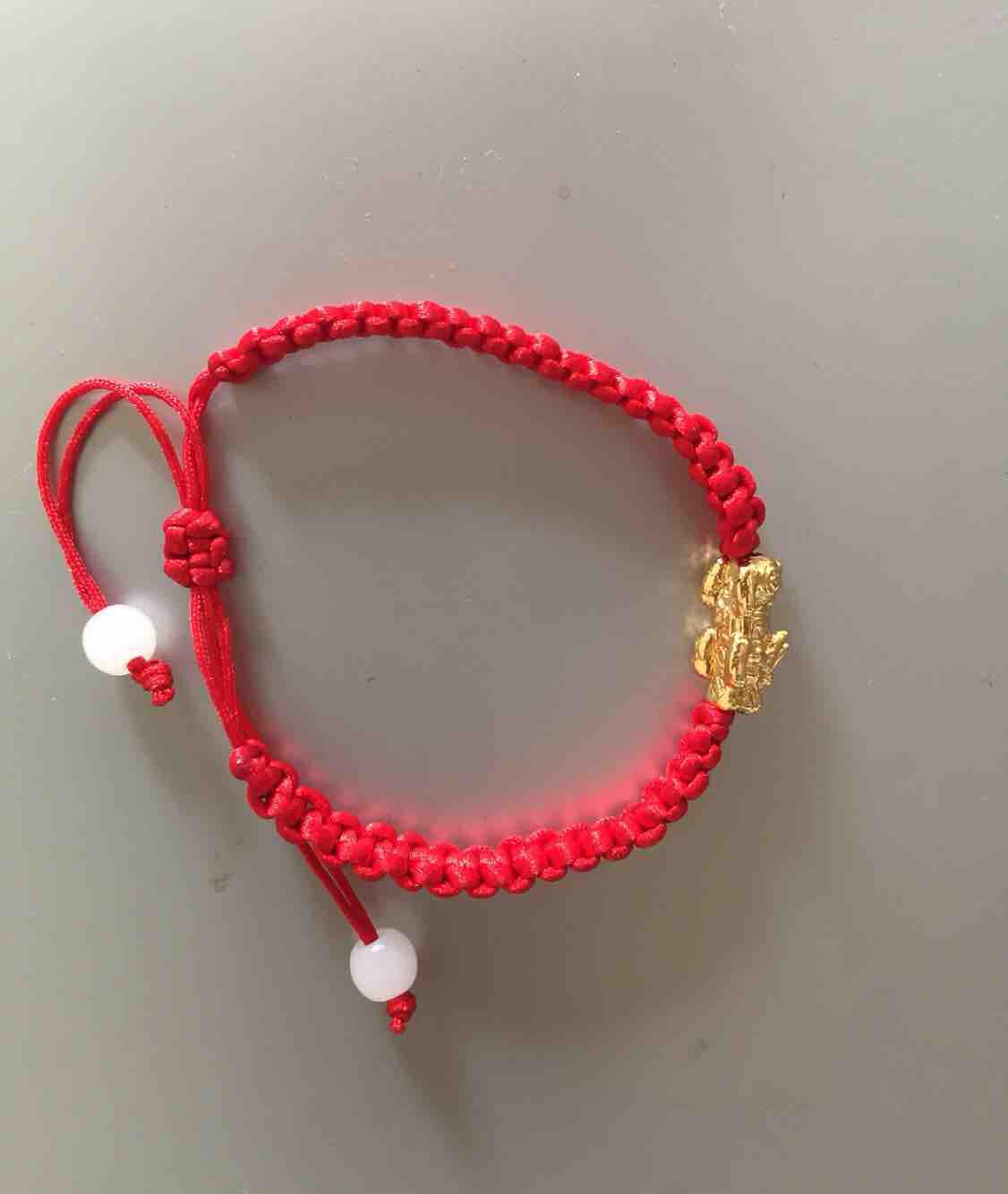 [HCM]Vòng tay chỉ đỏ mic tỳ hưu đồng vàng non