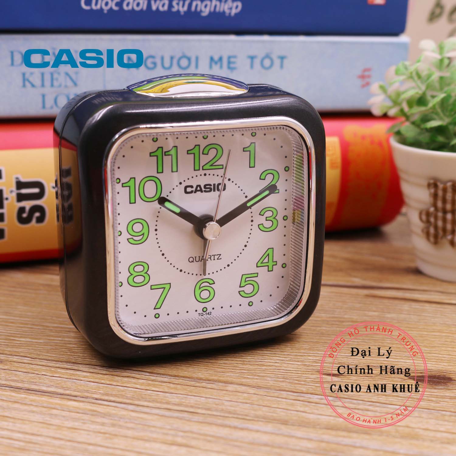 Đồng hồ để bàn Casio TQ-142-1DF có báo thức ( Kích thước 7.7×7.2×4.9 cm )