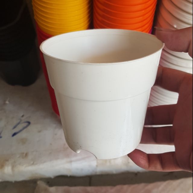 Chậu nhựa tròn size trung