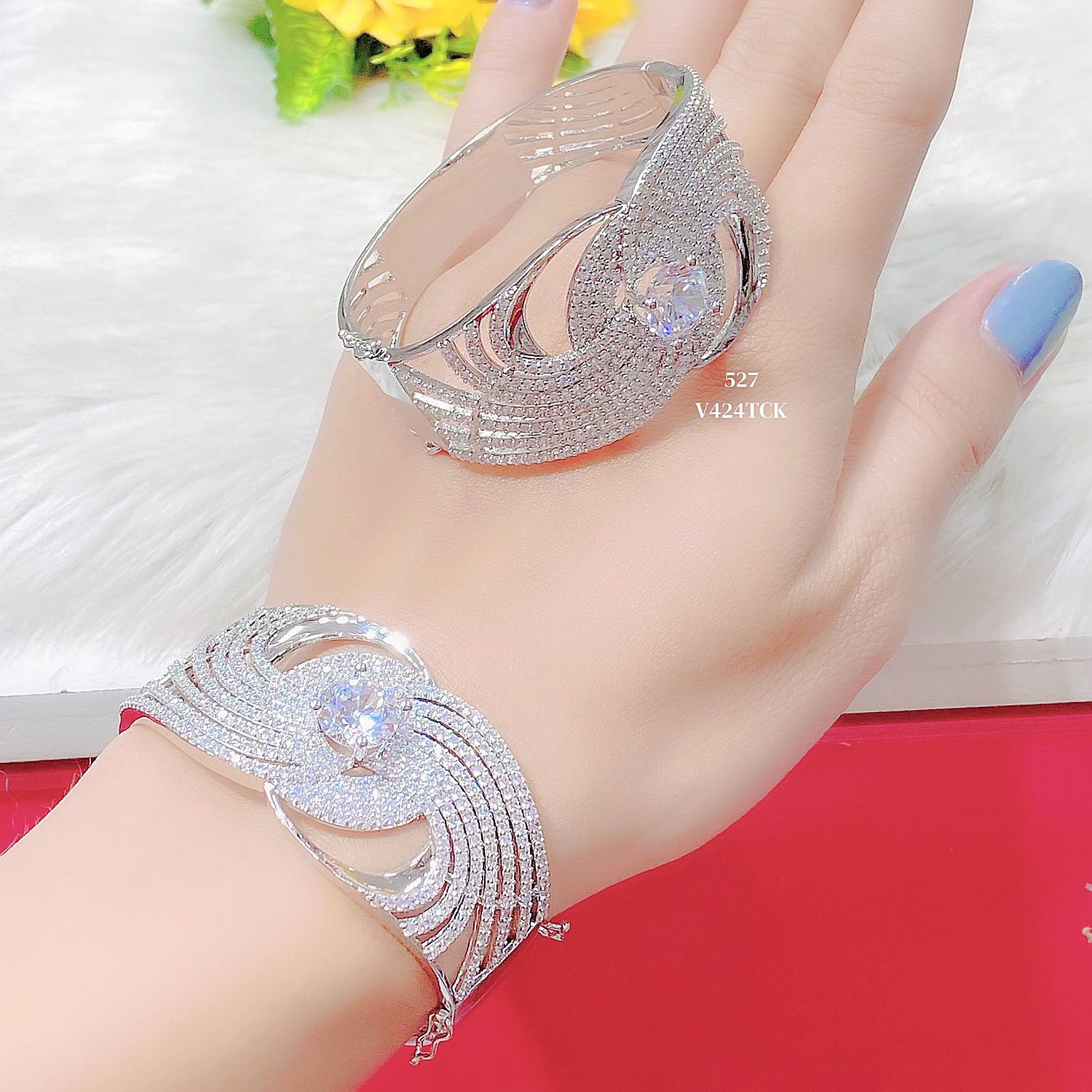 Vòng tay nữ màu trắng - hv03051667 - dùng làm trang sức đeo phối với đồ dự tiệc cực sang