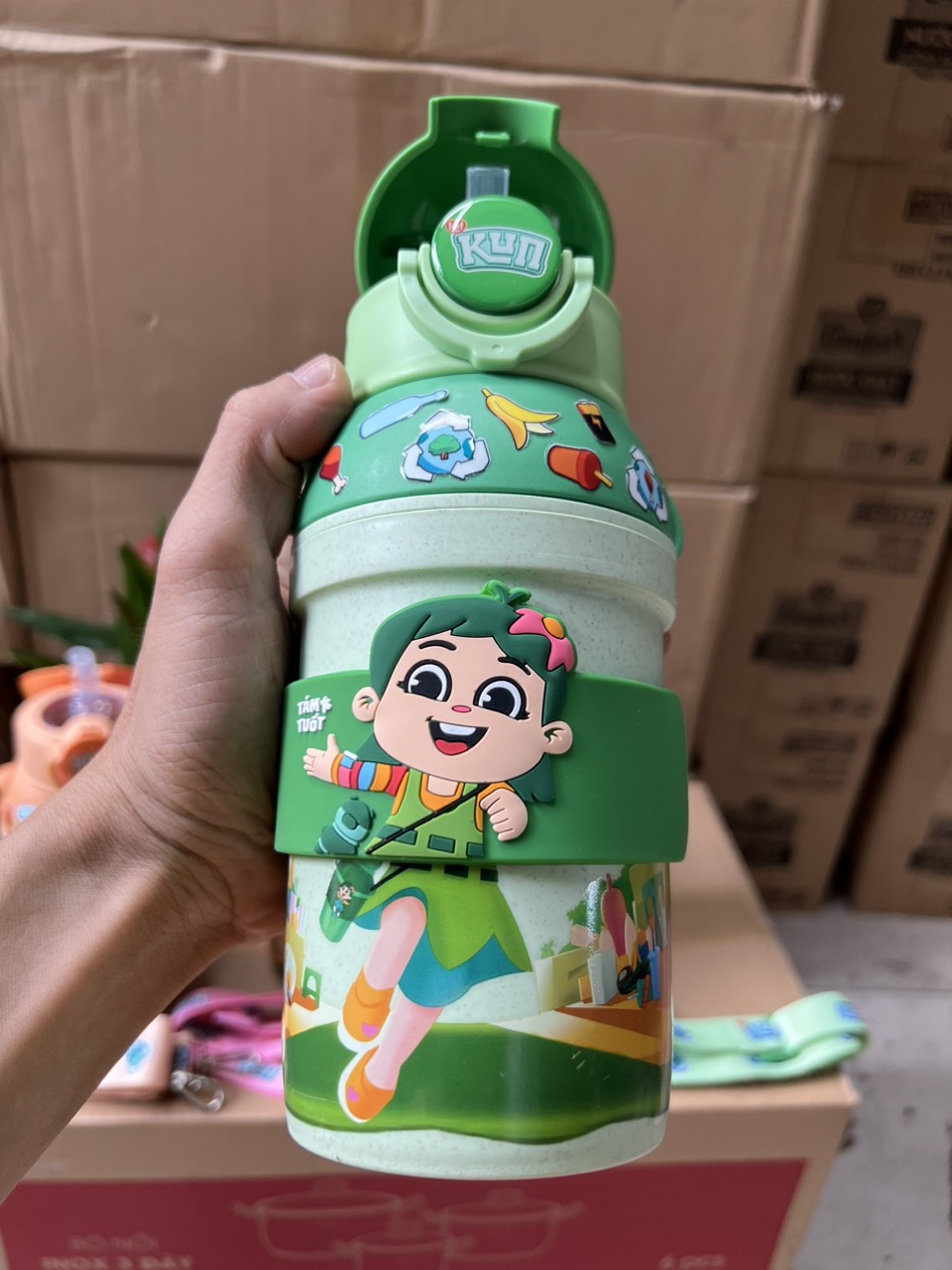 Bình uống nước vô cực nhựa lúa mạch - Quà tặng Kun
