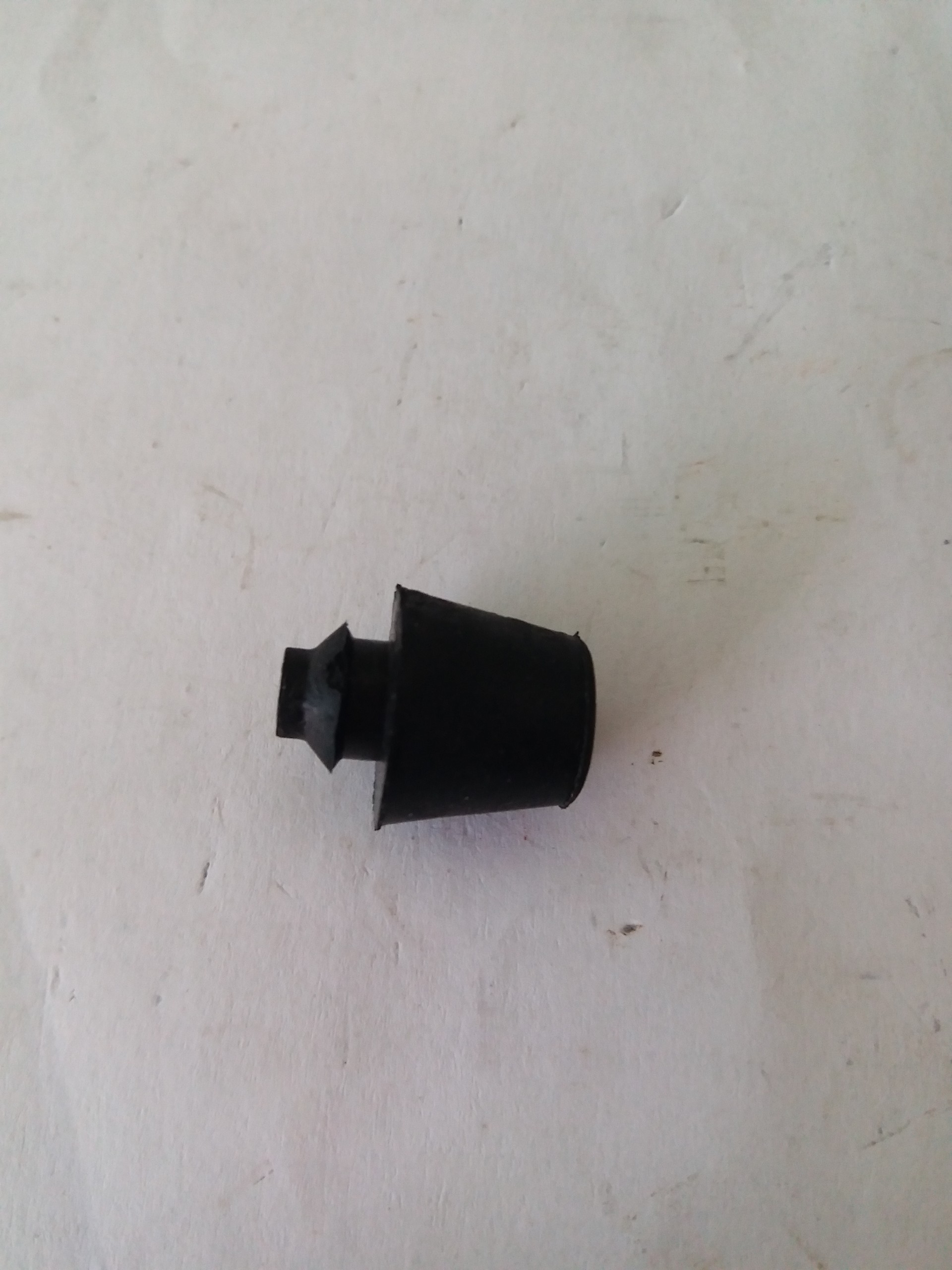 [HCMC] Taiwan small door damping rubber-01 each door. Head dimension 13mm-h17mm-i15mm top Mount hole 9mm trim hole 7mm