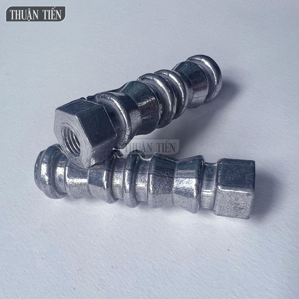 Pegs in the Cup 81 stainless steel or aluminum 10 cups of screws, can be turned into the rear tube as a supporting foot