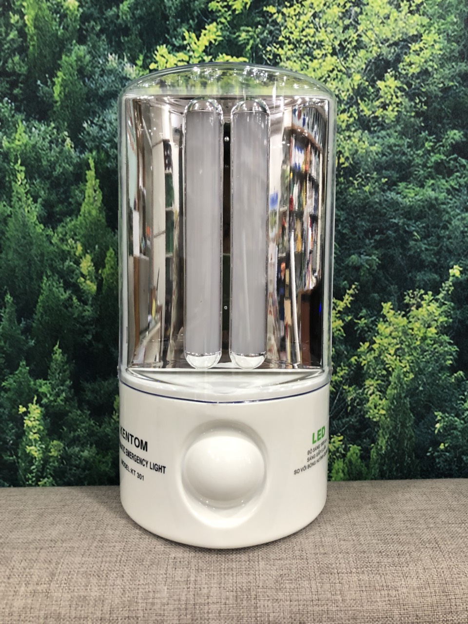 Đèn sạc khẩn cấp Kentom KT-301 - hình thật