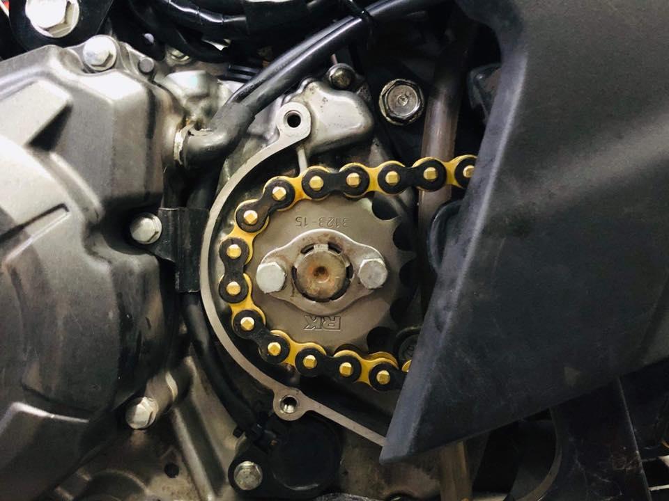 [HCM]SÊN RK CHAIN 10LI 428HSB ĐEN VÀNG C.HÃNG