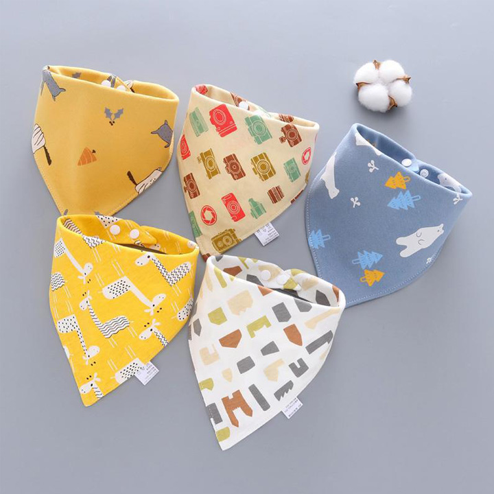 Khăn sữa cho bé, set 5 yếm tam giác giữ ấm cổ cho bé chất liệu cotton, có cúc bấm rất tiện lợi