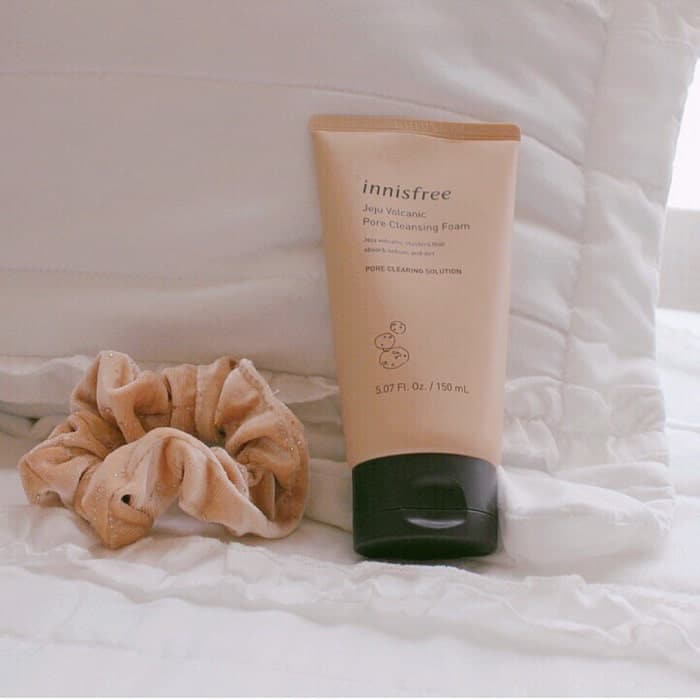 Sữa rửa mặt Innisfree tro núi lửa
