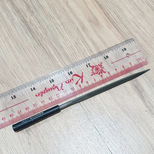 Dụng Cụ Dũa Kim Loại Đầu Tam Giác Nhọn 5x180mm Chất Liệu Hợp Kim Chuyên Dụng Bền Bỉ Cứng Cáp