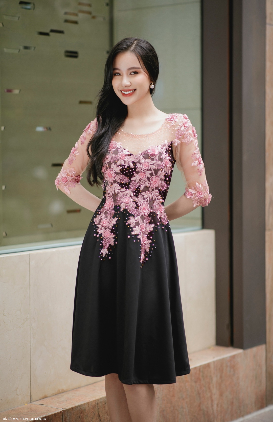 MyDu Shop | MS 2576 – Đầm Xòe Trung Niên Đắp Ren Thêu Hoa Tay phối lưới Kết Xoàn Sang Trọng