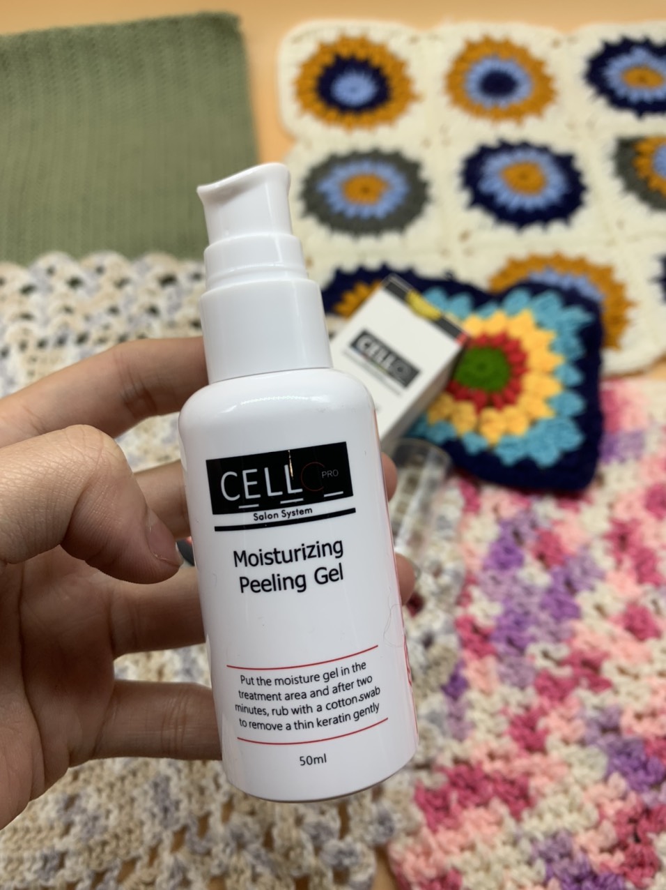 Tẩy tế bào chết môi Cello