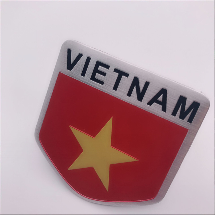 Combo 2 chiếc Tem nhôm cờ Việt Nam dán trang trí ô tô ( 5 x 5 cm)